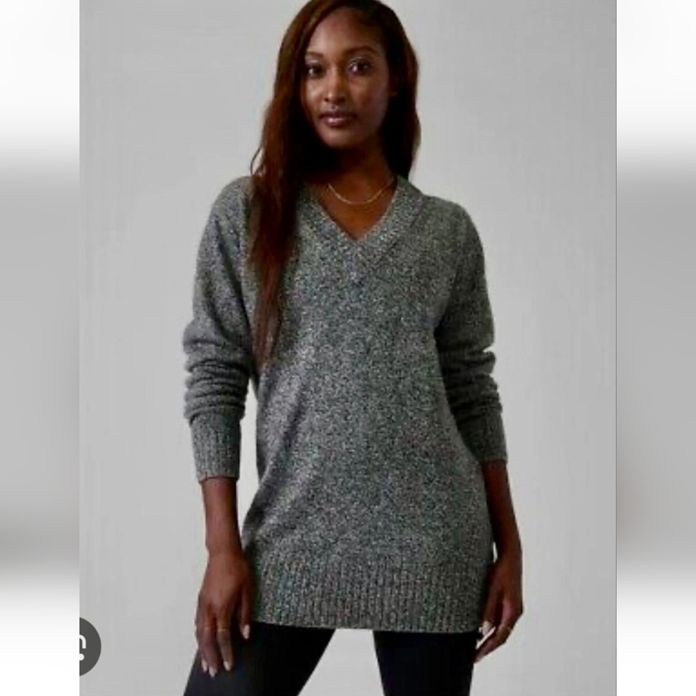 NWT Athleta Vital V-neck Tunic 80% wool 20% Cashmere L